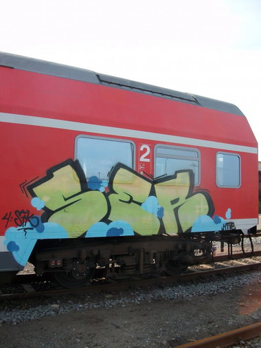 Graffiti Train in Leipzig - Photo by geracity - Ser (2010)