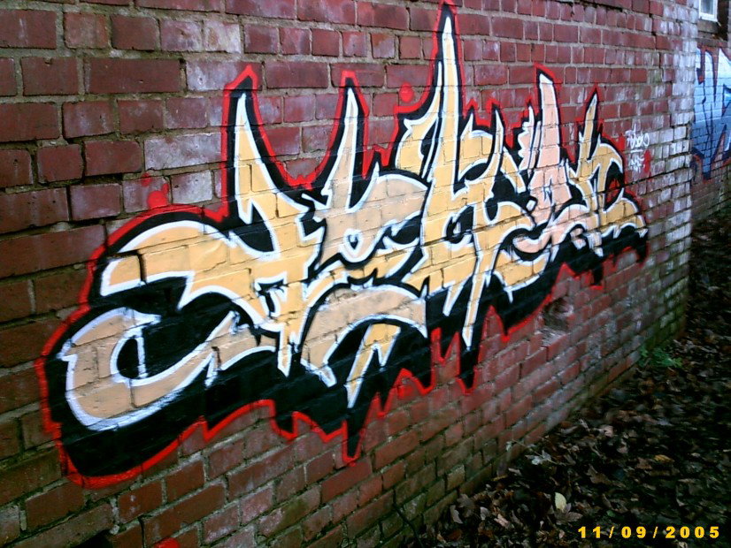 Graffiti Wall - Photo by geracity - Aphok (2005)