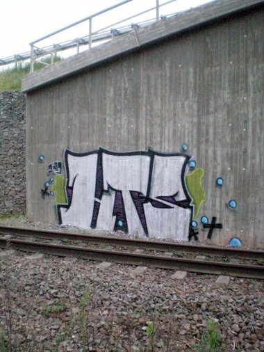 Graffiti Bombing - Photo by geracity - Htz (2009)