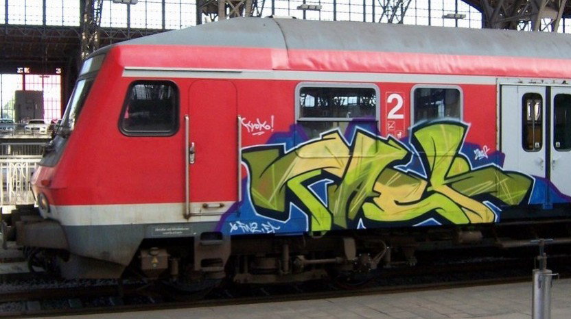 Graffiti Train - Photo by geracity - Fack (2008)