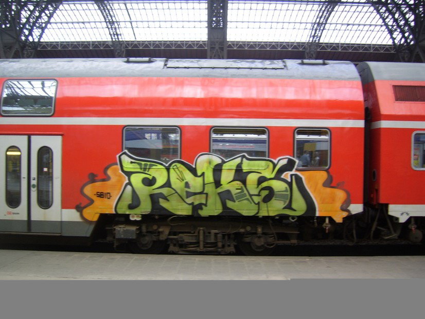 Graffiti Train in Leipzig - Photo by geracity - Reks (2010)