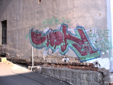 Graffiti Bombing in Gera - Photo by geracity - shok (2003)