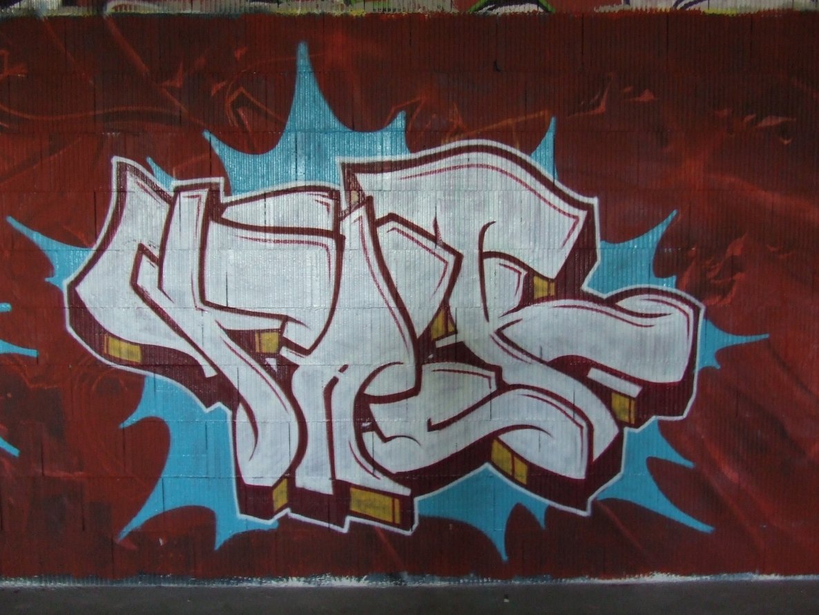 Graffiti Wall - Photo by geracity - fack (2008)