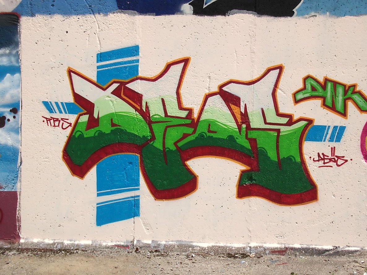 Graffiti Wall - Photo by geracity - Deos, Dnk, Rbs
