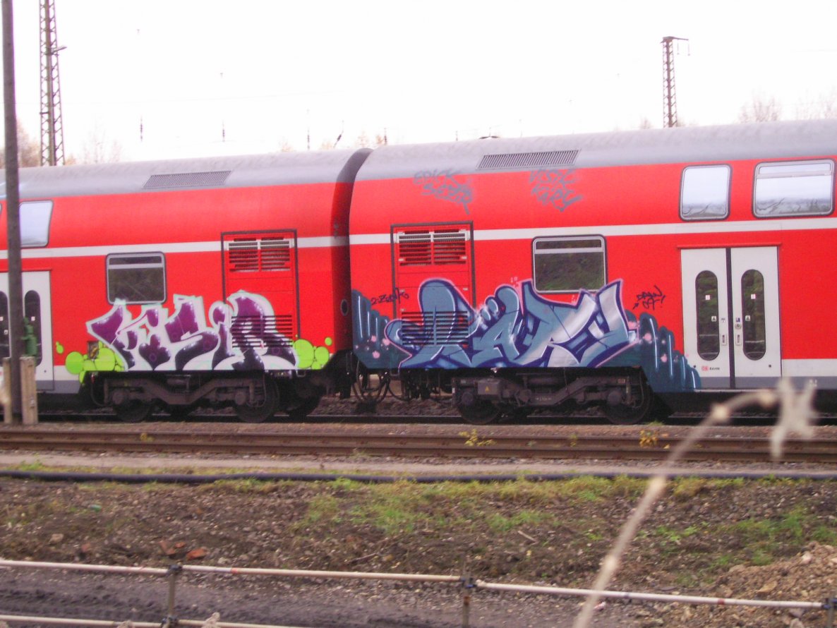 Graffiti Train - Photo by geracity - Visir, käry (2010)