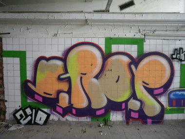 Graffiti Wall in Gera - Photo by geracity - Drop (2010)