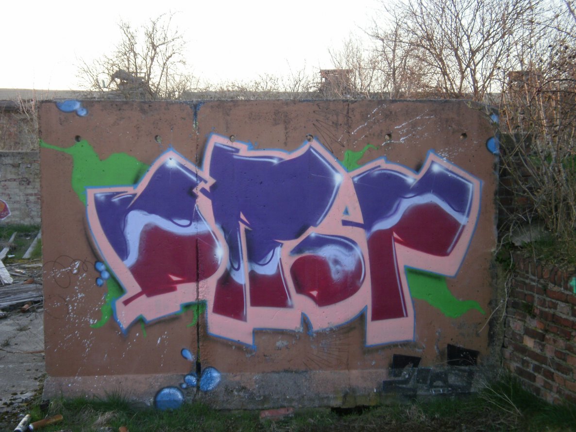 Graffiti Wall in Gera - Photo by geracity - Drop (2009)
