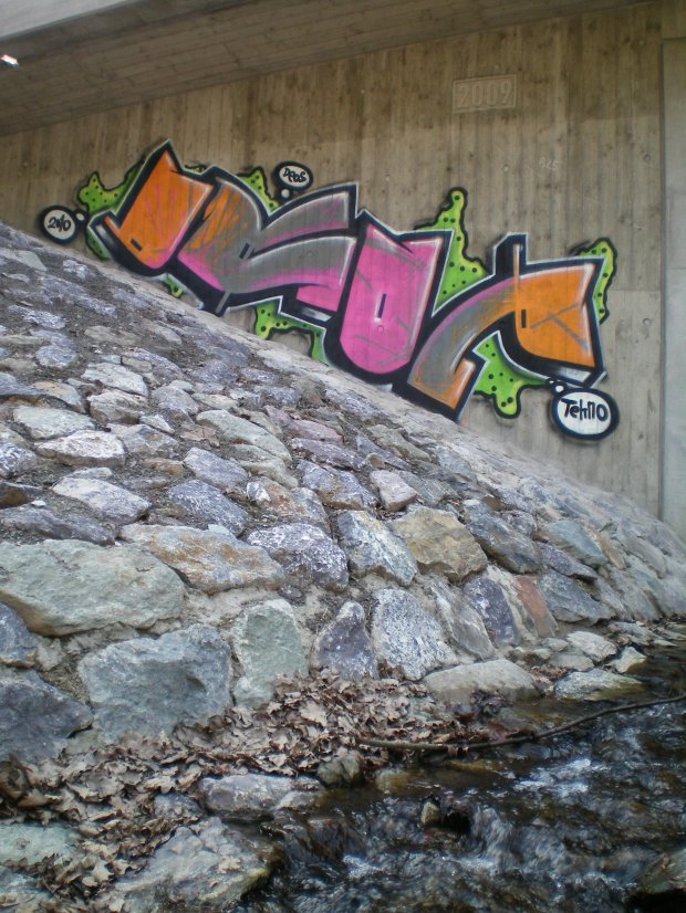 Graffiti Wall in Gera - Photo by geracity - Drop (2010)