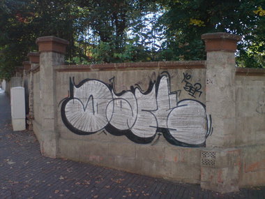 Graffiti Bombing in Gera - Photo by geracity - Dark (2012)