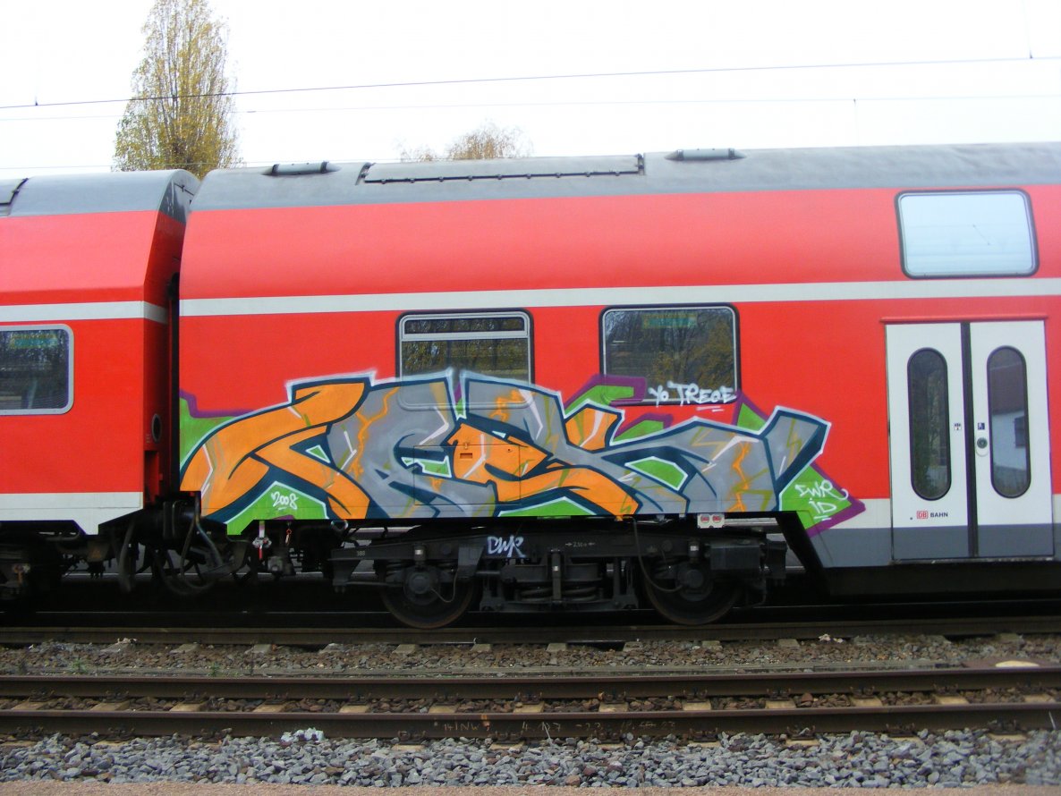 Graffiti Train - Photo by geracity - fack (2008)