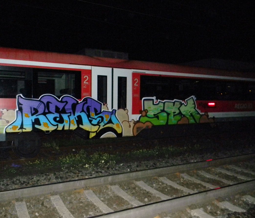 Graffiti Train - Photo by geracity - Reks, ser (2009)