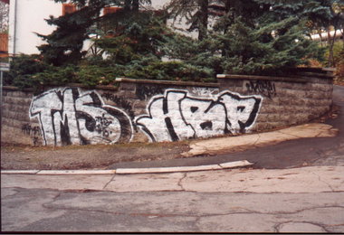 Graffiti Bombing in Gera - Photo by geracity - Tms, Hbp