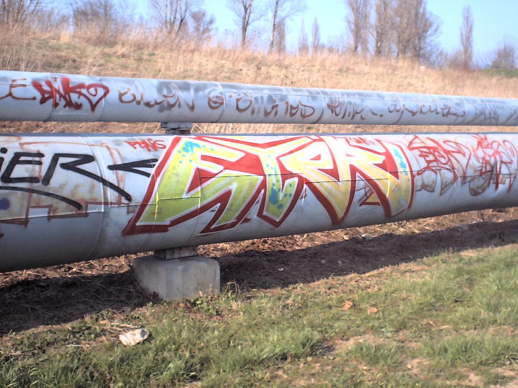 Graffiti Bombing in Gera - Photo by geracity - Eter