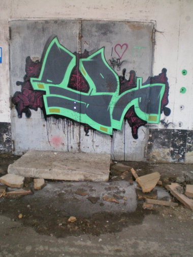 Graffiti Bombing in Gera - Photo by geracity - Drop