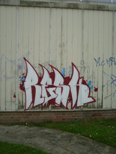 Graffiti Bombing in Gera - Photo by geracity - Resk (2011)