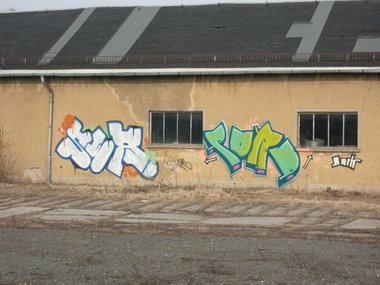 Graffiti Bombing in Gera - Photo by geracity - ser, pord