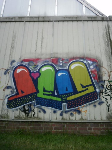 Graffiti Bombing in Gera - Photo by geracity - Deos (2009)