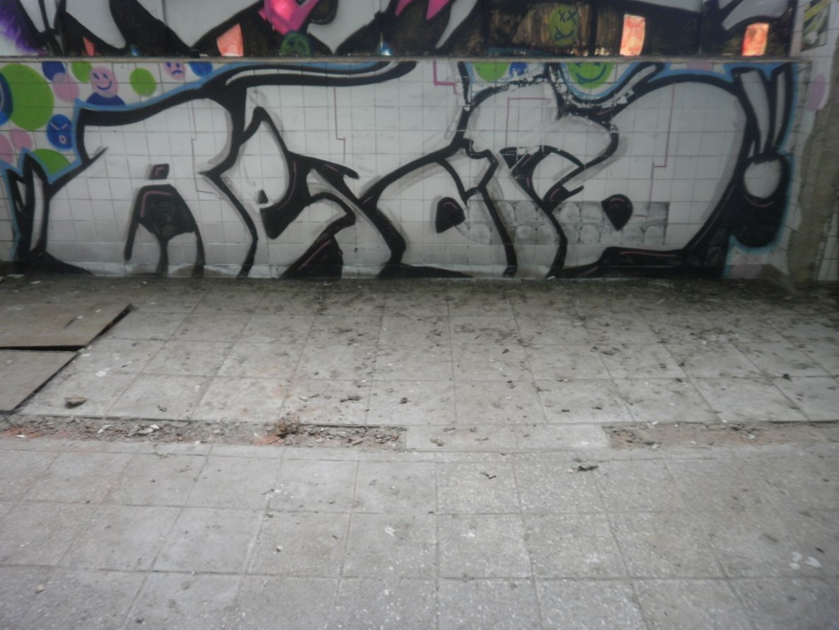 Graffiti Wall in Gera - Photo by geracity - retro