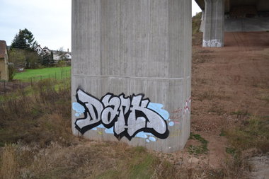 Graffiti Bombing in Gera - Photo by geracity - Dark (2013)