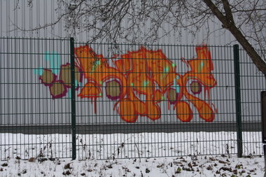 Graffiti Bombing in Gera - Photo by geracity - Käry (2011)