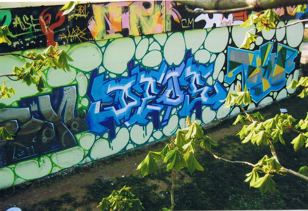 Graffiti Wall - Photo by geracity - Deos, Tekno