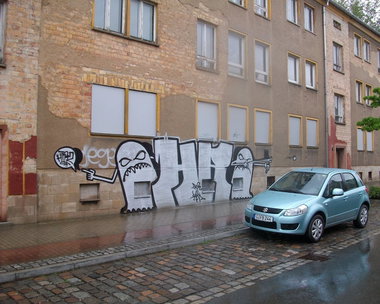 Graffiti Bombing in Gera - Photo by geracity - HR, Ser, Dark (2012)