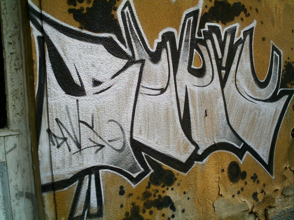 Graffiti Bombing in Gera - Photo by geracity - Beks