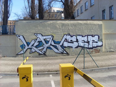 Graffiti Bombing - Photo by geracity - kery, ser (2009)