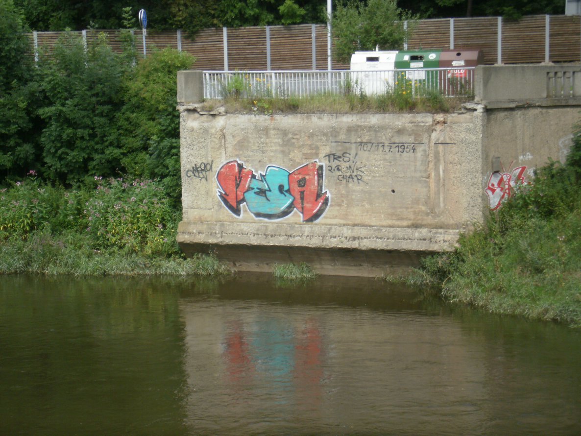 Graffiti Bombing in Gera - Photo by geracity - mega