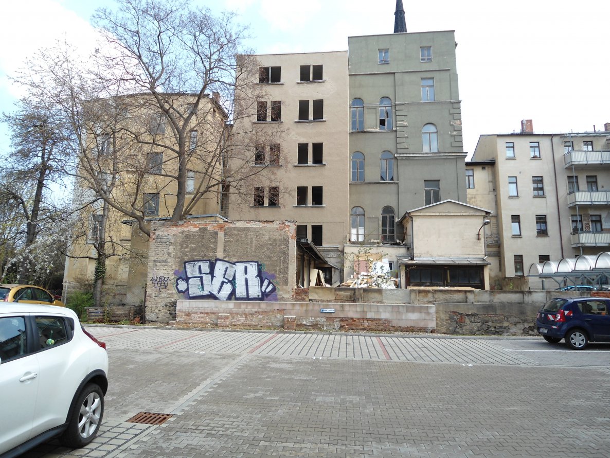 Graffiti Bombing - Photo by geracity - ser (2011)