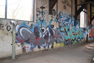 Graffiti Bombing in Gera - Photo by geracity - Drugs, wesk (2013)