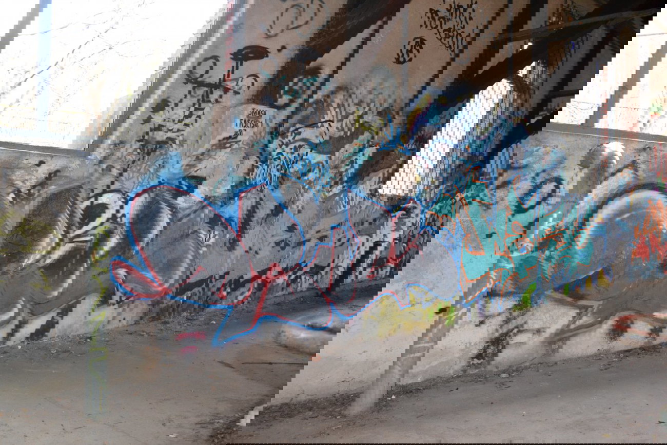 Graffiti Bombing in Gera - Photo by geracity - Drugs, wesk (2013)