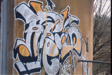 Graffiti Bombing - Photo by geracity - Abek