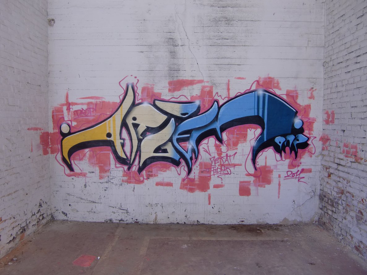 Graffiti Wall - Photo by geracity - Argem (2011)