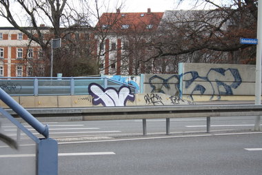 Graffiti Bombing in Gera - Photo by geracity - Hr (2011)
