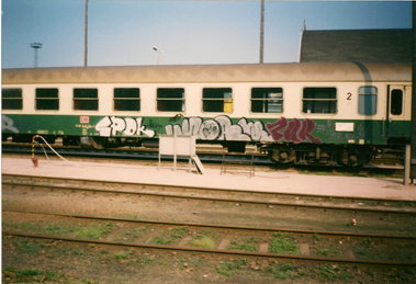 Graffiti Wall - Photo by geracity