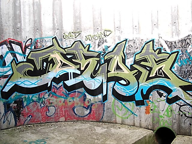 Graffiti Wall - Photo by geracity - deos