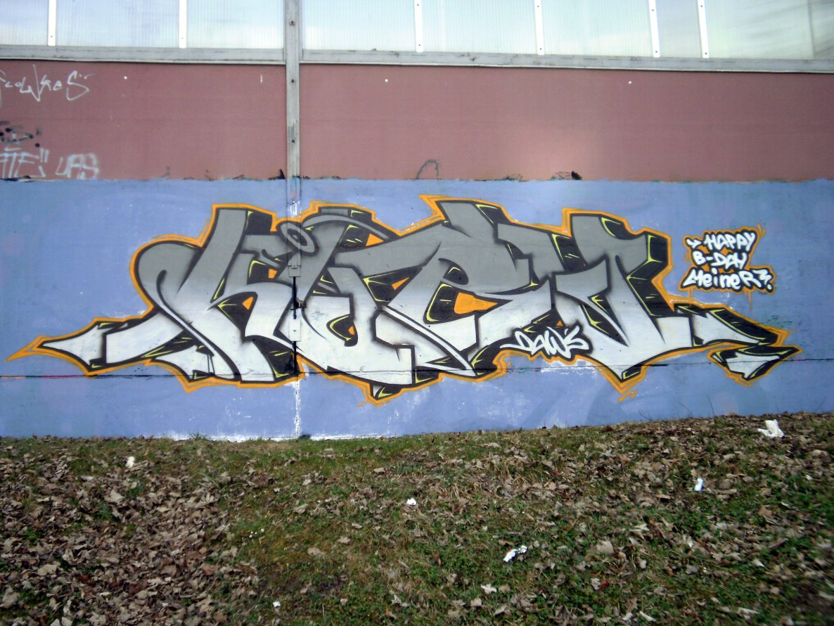 Graffiti Wall - Photo by geracity