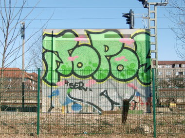 Graffiti Wall - Photo by geracity - topo