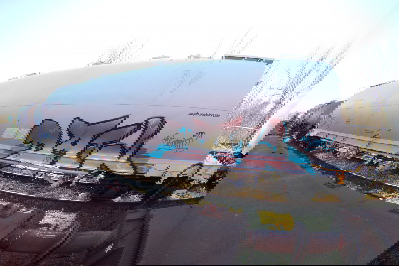 Graffiti Train - Photo by geracity - daw (2011)