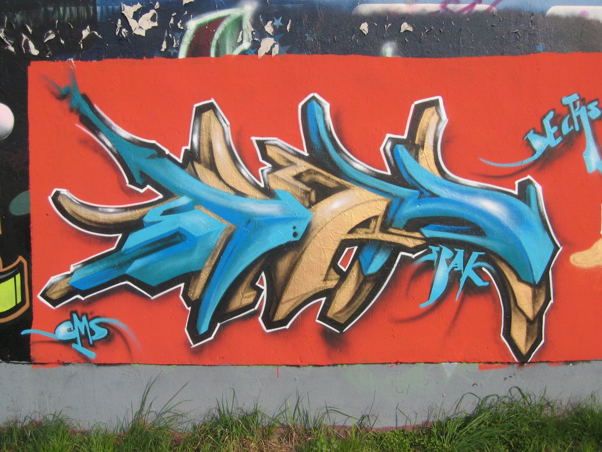 Graffiti Wall - Photo by geracity - sbak, cms