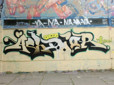 Graffiti Wall in Gera - Photo by geracity - ächd, dior