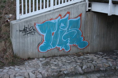 Graffiti Bombing in Gera - Photo by geracity - trs