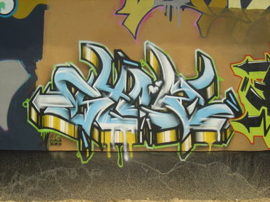 Graffiti Wall - Photo by geracity - stolz (2009)