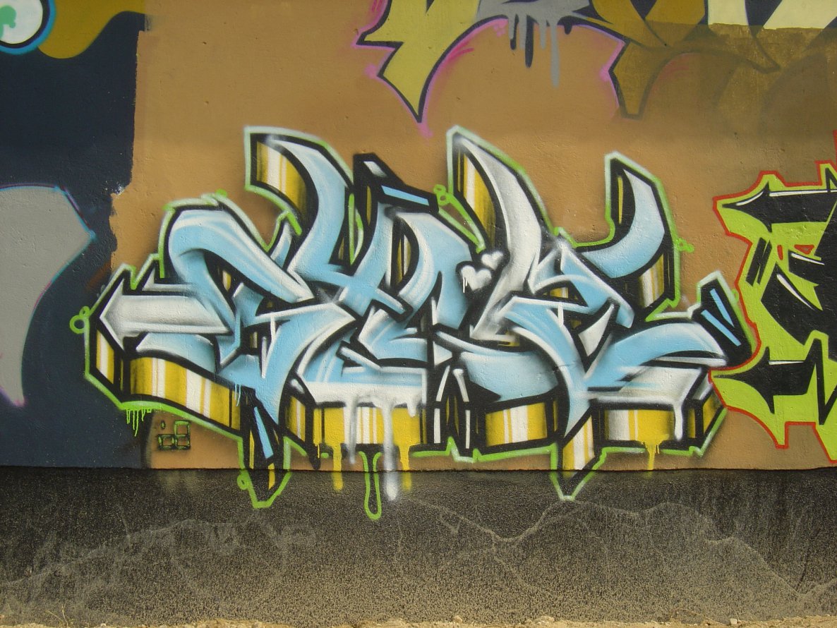 Graffiti Wall - Photo by geracity - stolz (2009)