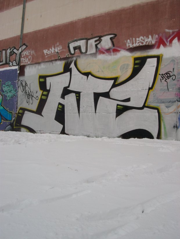 Graffiti Wall - Photo by geracity - htz