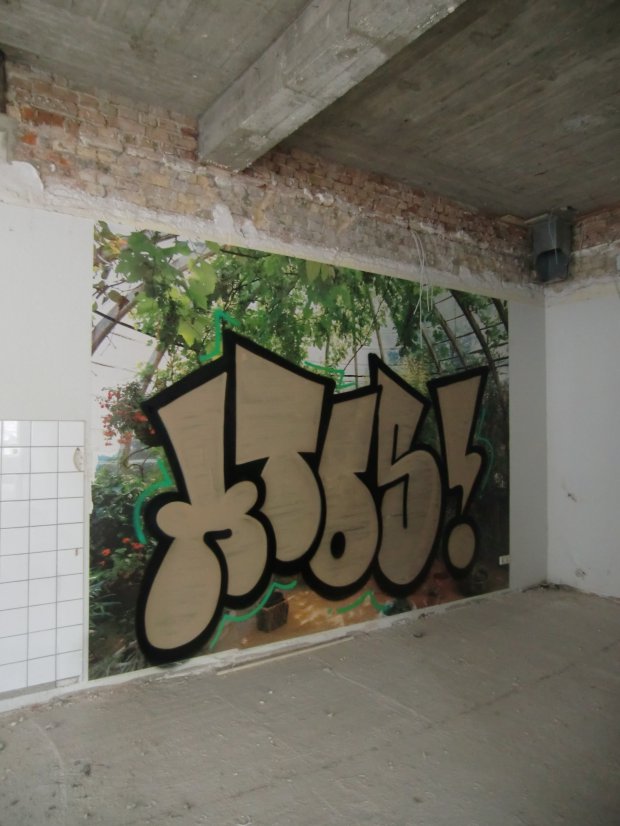 Graffiti Wall - Photo by geracity - Atos