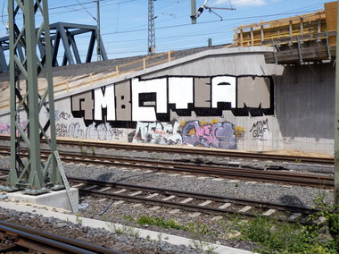 Graffiti Bombing - Photo by geracity - 7mbc, team