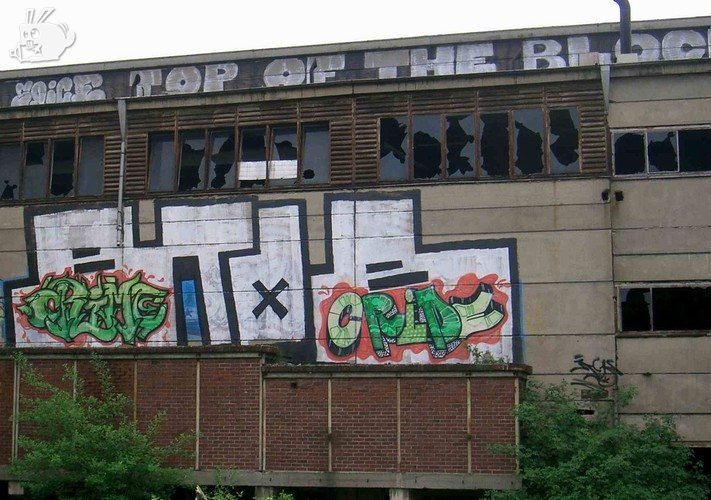 Graffiti Bombing in Gera - Photo by geracity - btob, crime