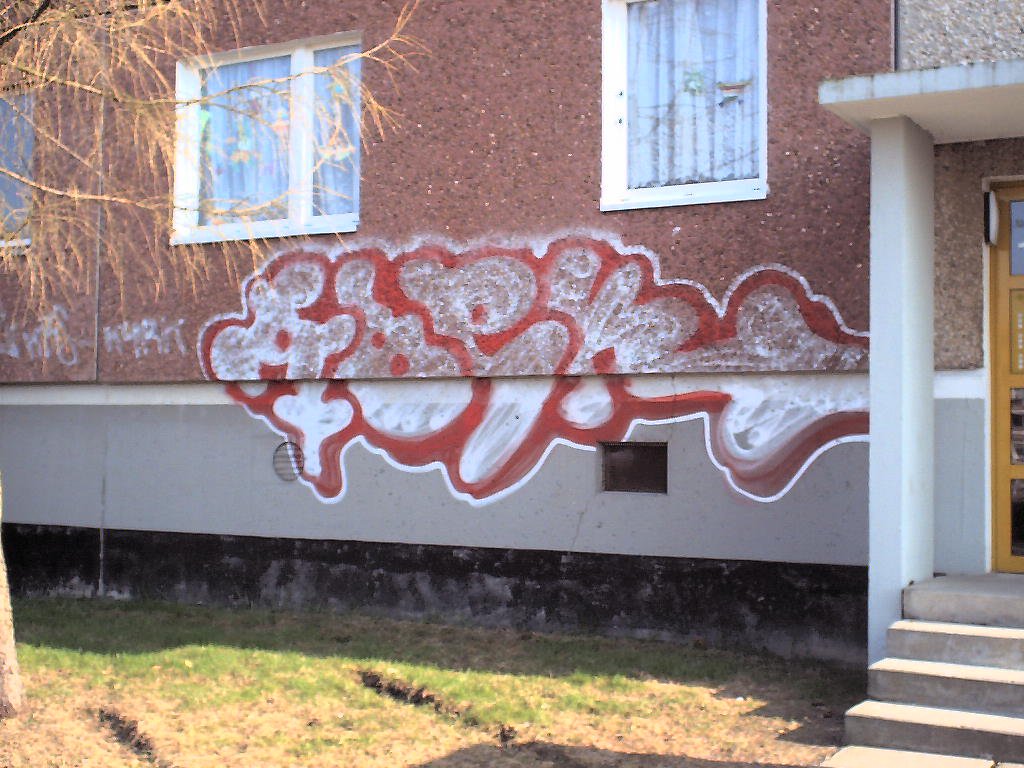 Graffiti Bombing - Photo by geracity - abek